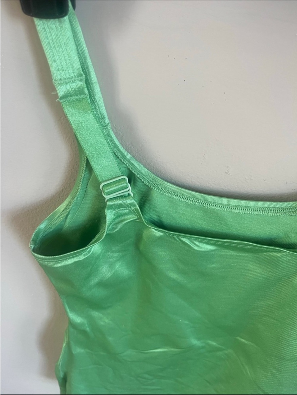 Ruby Ribbon Green Apple Tank Shaping Cami, Size 32 Women’s - Picture 4 of 7